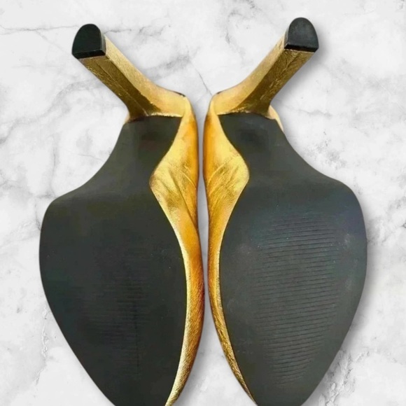 🆕Gold Platform Heels with Thick High Heel - Picture 4 of 11